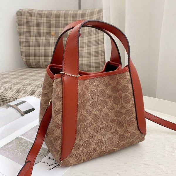 Coaach hobo hadley medium size handbag with og box