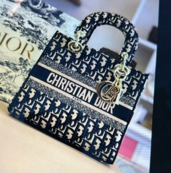 Chriistian DIIOR LADY BAG WITH BRAND BOX