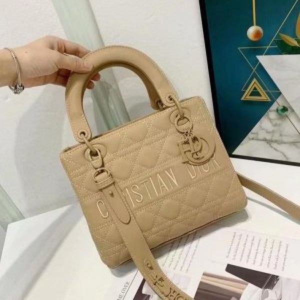 Chriistian Diiorr Lite Cannage Ultra Matte Handbag with premium quality box