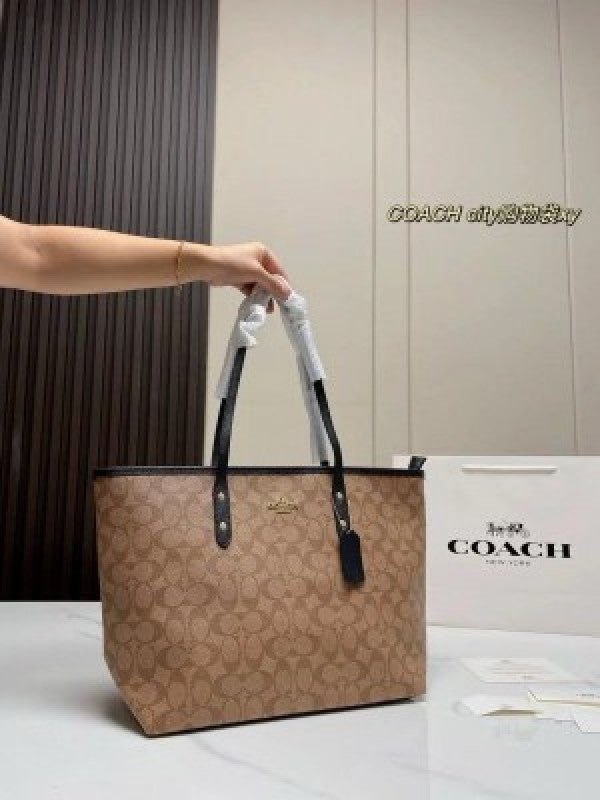 coaach Hutton tote bag withbox