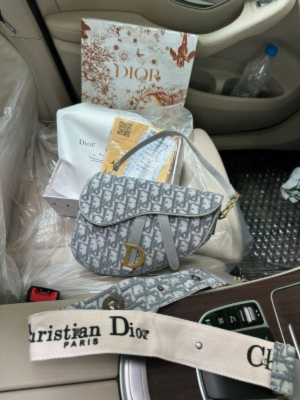 Chriistian Diior saddle with box