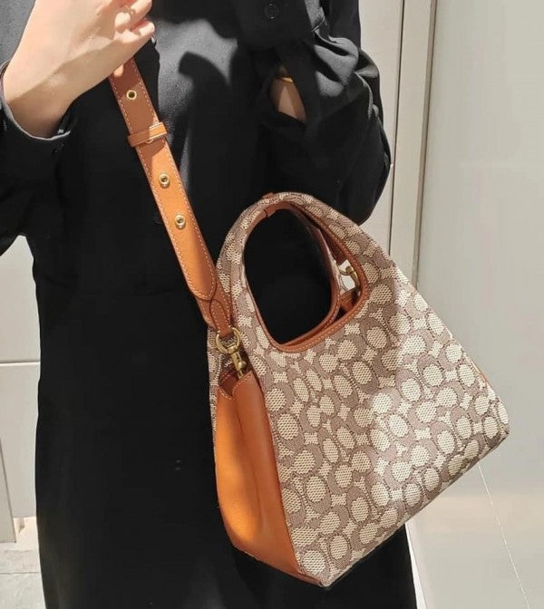 Coaach lana hobo sling bag premium quality with box