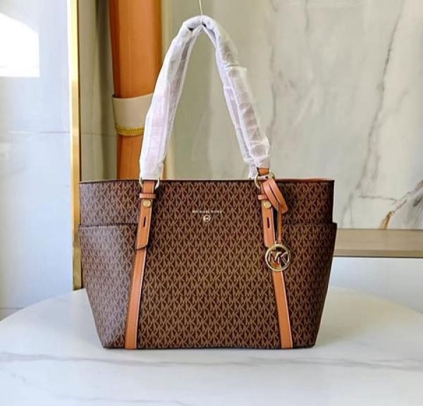 Miichael Korrs Sullivan Large Zipper Tote