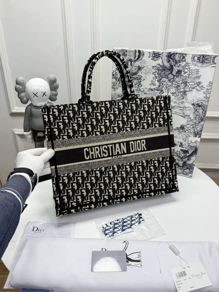 Chriistian Diior book tote bag premium quality with scarf&og box