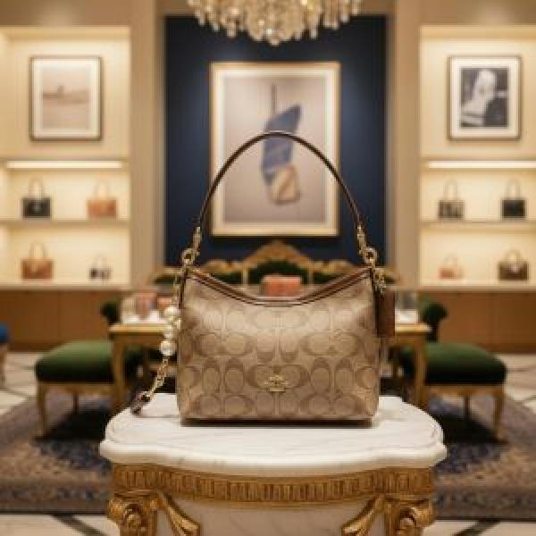 COACHH LAUREL HANDBAG WITH BOX