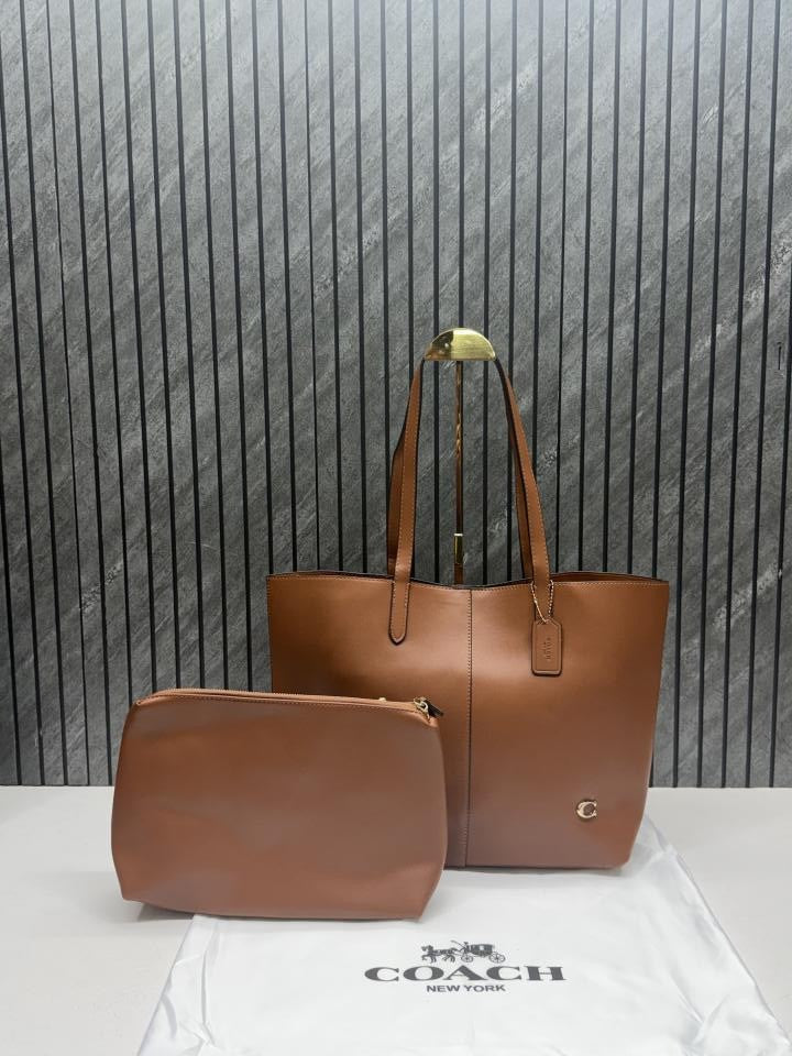 Coacch North Tote With Dust Cover & Pouch