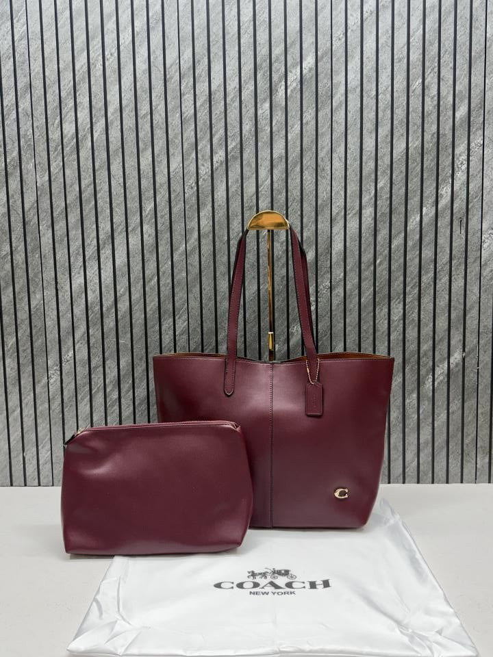 Coacch North Tote With Dust Cover & Pouch