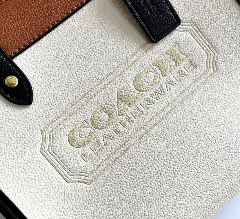 Coaach field tote bag with og folding box