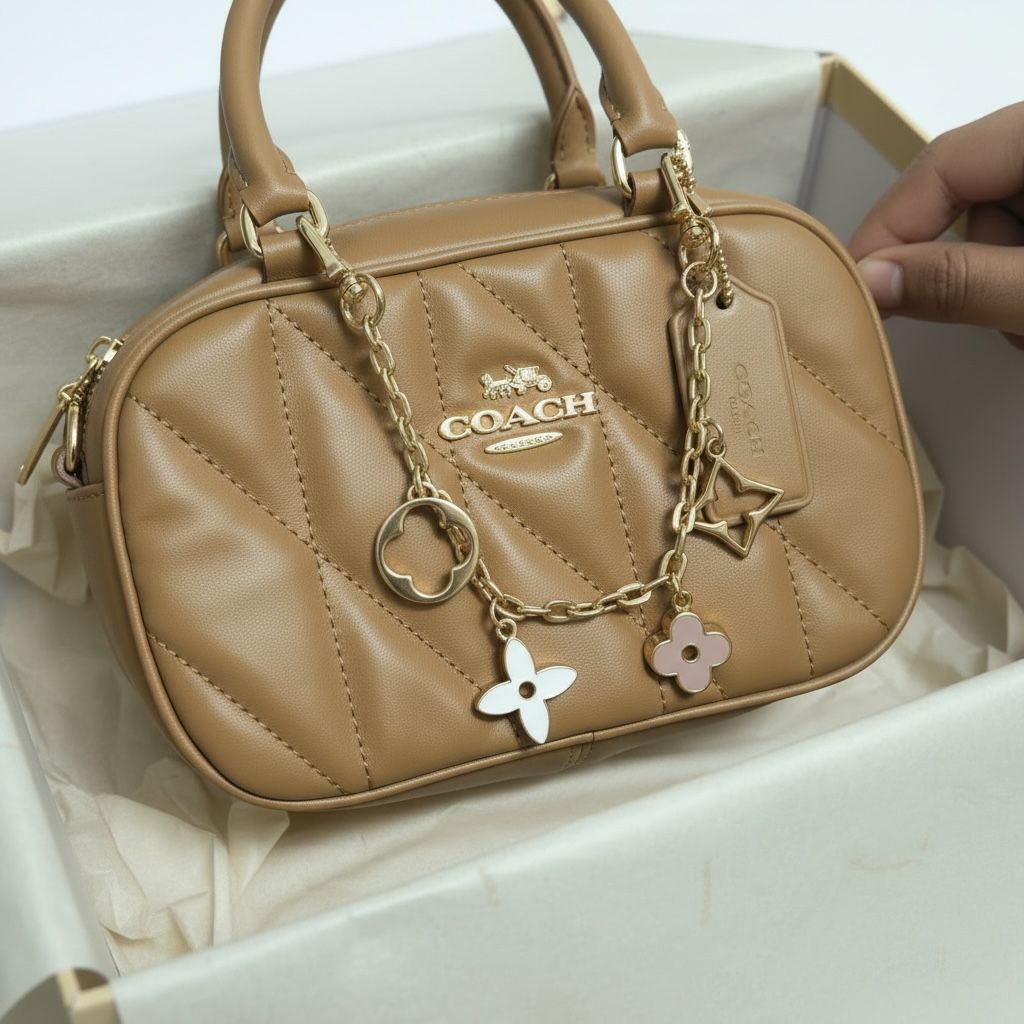 Coachh clare chain as shown with box
