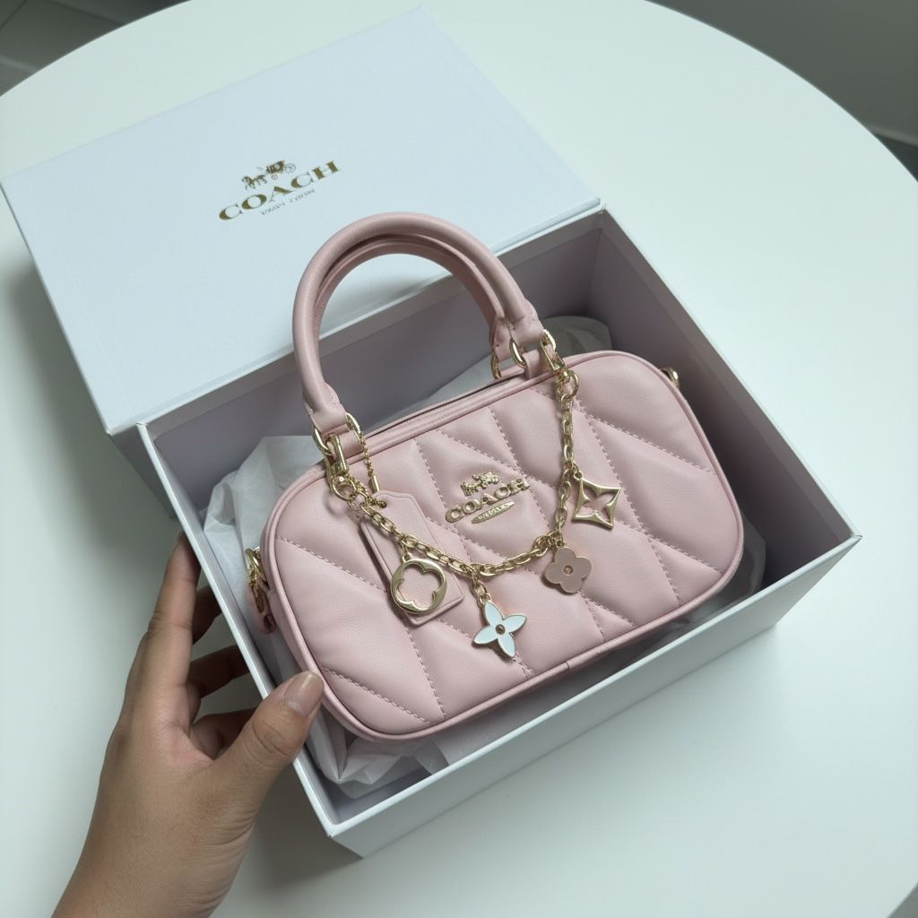 Coachh clare chain as shown with box