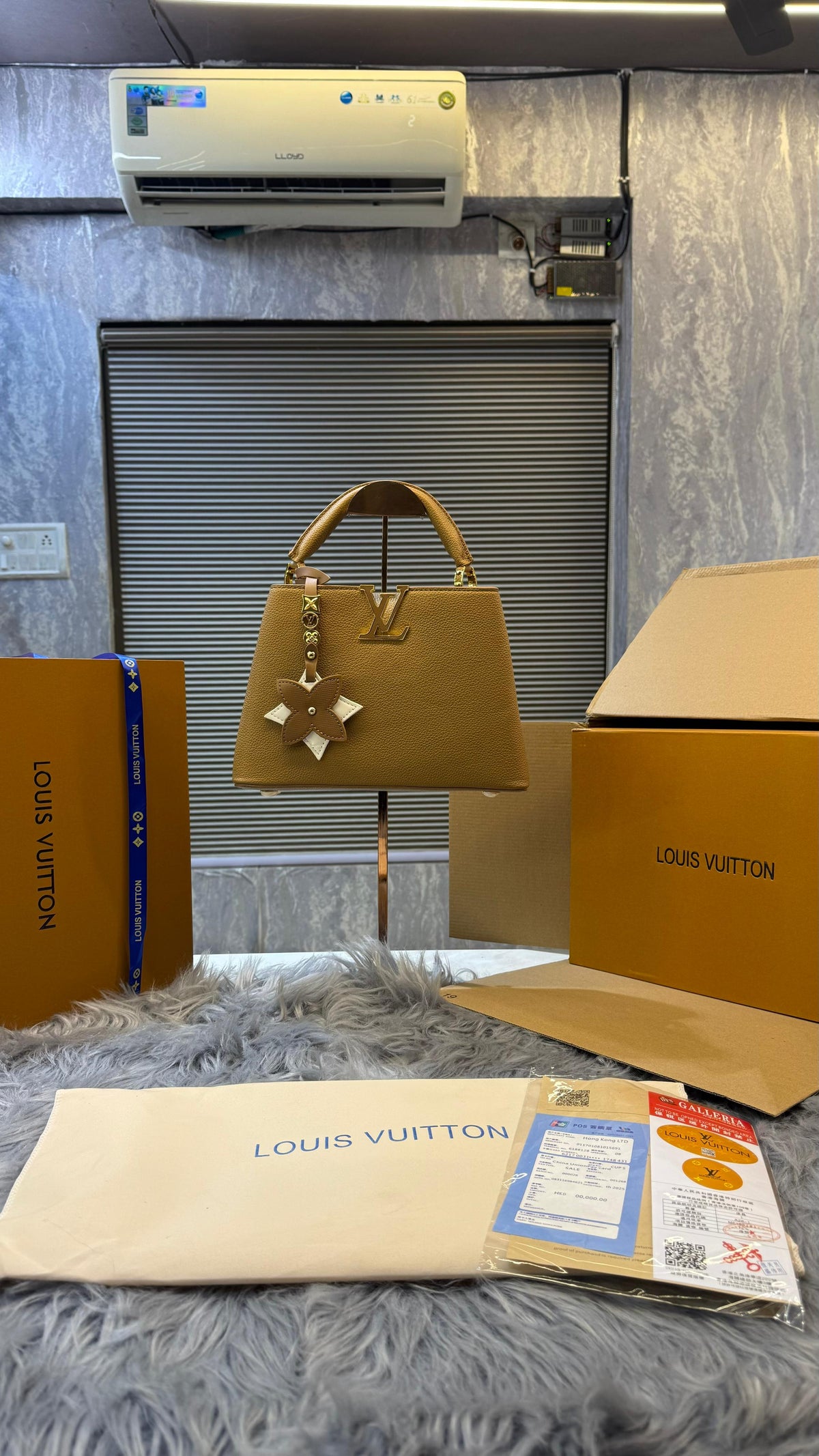 Louiis Vuitton Artycapucines Nicholas Hlobo premium packaging