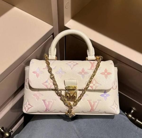 Louiis Vuitton leather Bag with Double Box premium quality