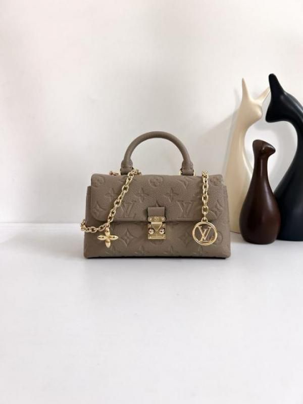 Louiis Vuitton leather Bag with Double Box premium quality