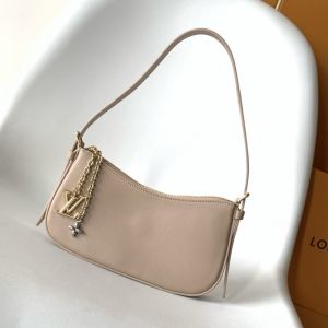 Louiis Vuitton pochette bloom with box