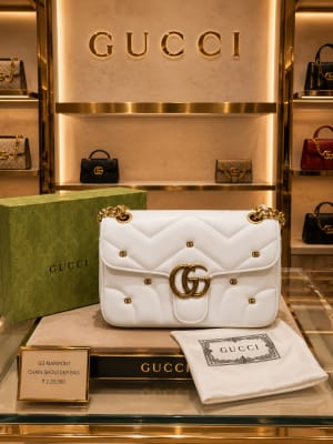 GUCCII MARMONT SHOULDER BAG WITH DUST BAG FOLDING BOX