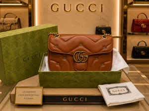 GUCCII MARMONT SHOULDER BAG WITH DUST BAG FOLDING BOX