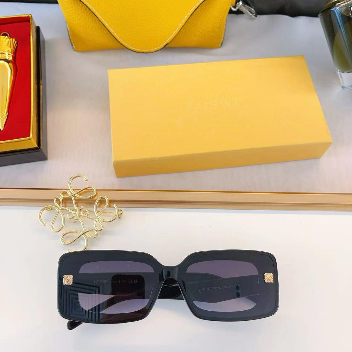 Looewe LW40150U Sunglasses