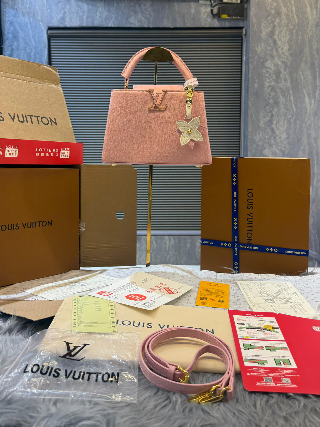 Louiis Vuitton Artycapucines Nicholas Hlobo premium packaging