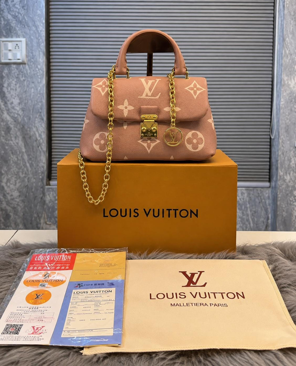 Louiis Vuitton leather Bag with Double Box premium quality